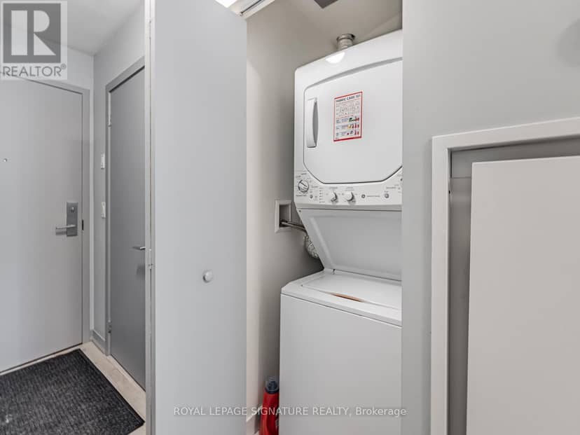 202 - 51 East Liberty Street — photo 17 of 23
