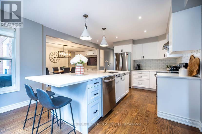 37 Wyndfield Crescent — photo 11 of 40