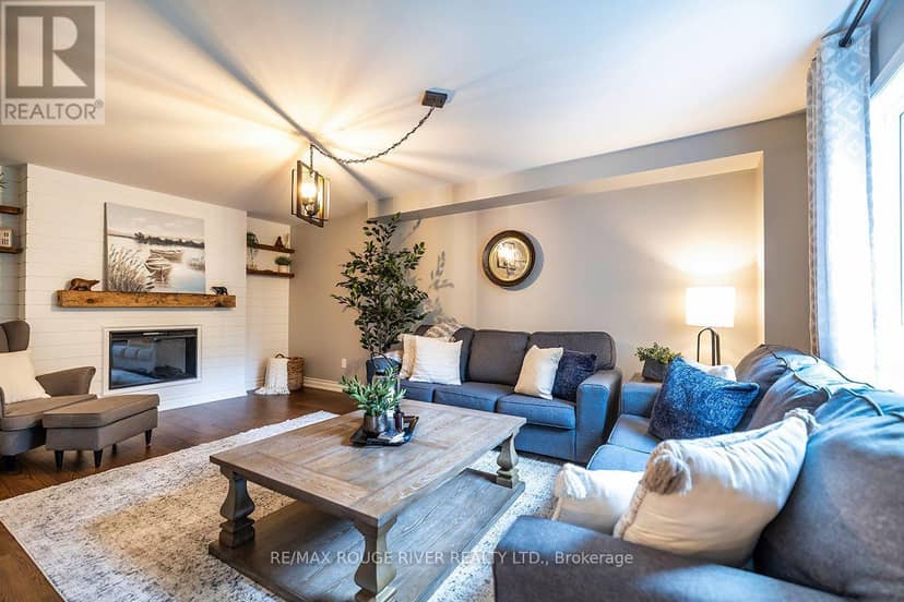 37 Wyndfield Crescent — photo 16 of 40