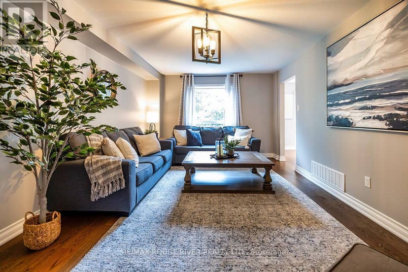 37 Wyndfield Crescent — photo 19 of 40
