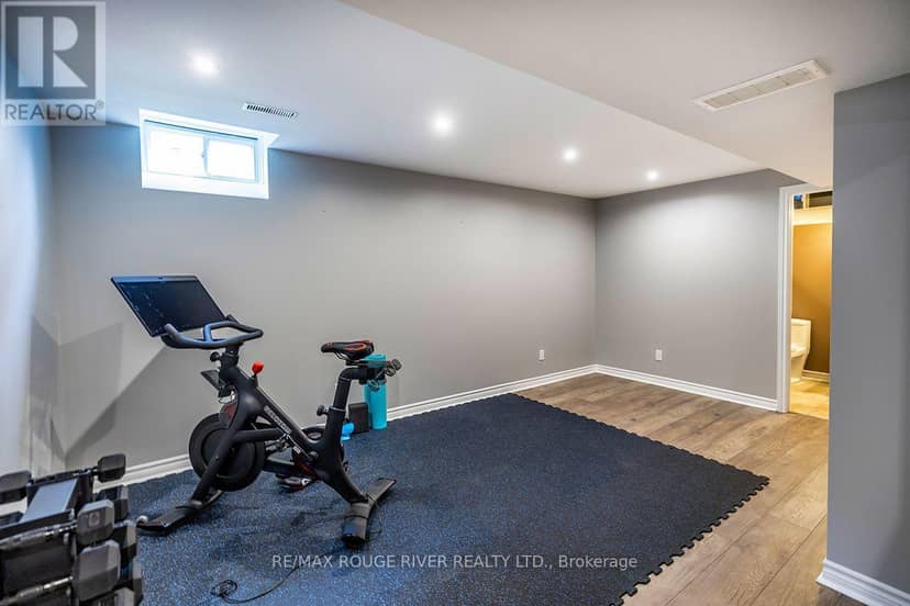37 Wyndfield Crescent — photo 32 of 40