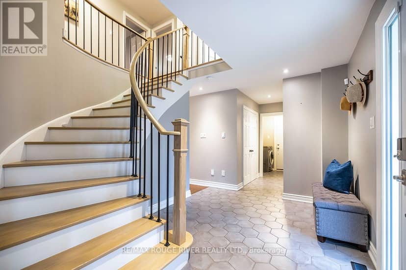 37 Wyndfield Crescent — photo 4 of 40