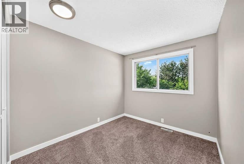 96 Erin Woods Boulevard SE — photo 11 of 17