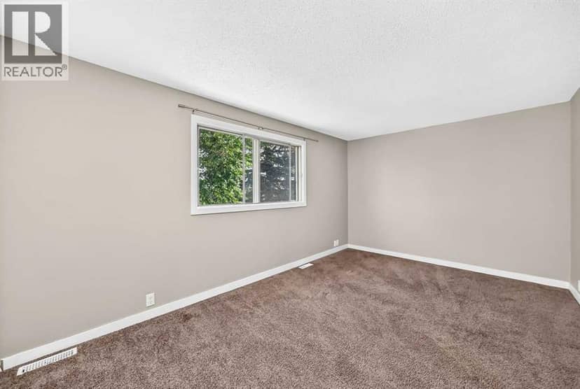96 Erin Woods Boulevard SE, Calgary, photo 8