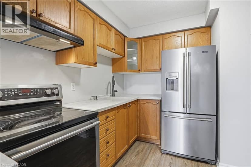 30 SUMMIT Avenue Unit# 303 — photo 10 of 28