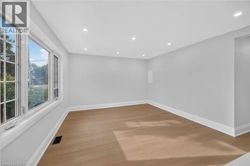 50 WEST 4TH Street, Hamilton, photo 7