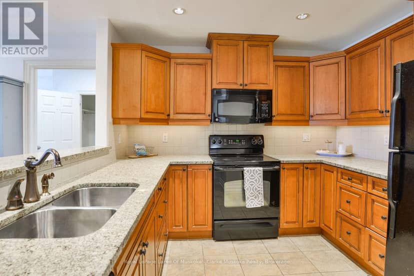 504 - 130 Steamship Bay Road, Gravenhurst, photo 2