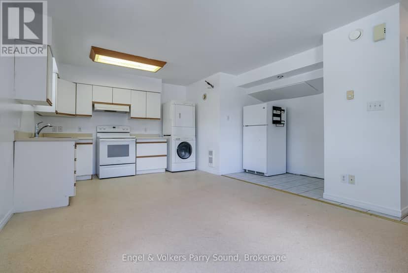 128 Isabella Street — photo 9 of 35