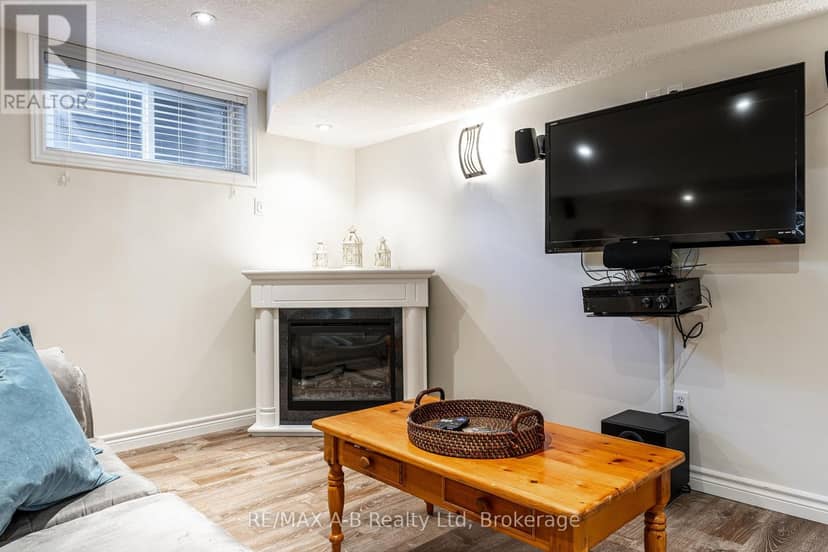 10 Buckingham Drive — photo 37 of 40