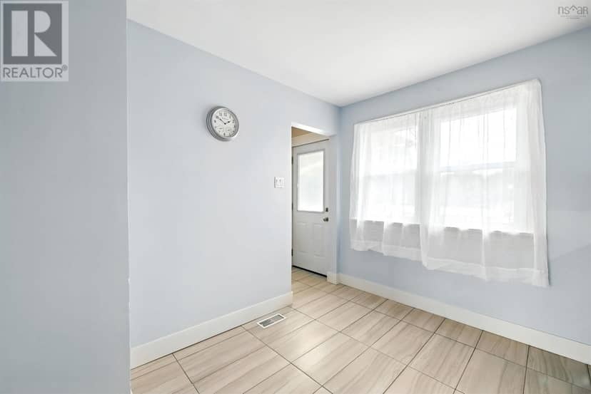 81 Adelaide Avenue — photo 12 of 39