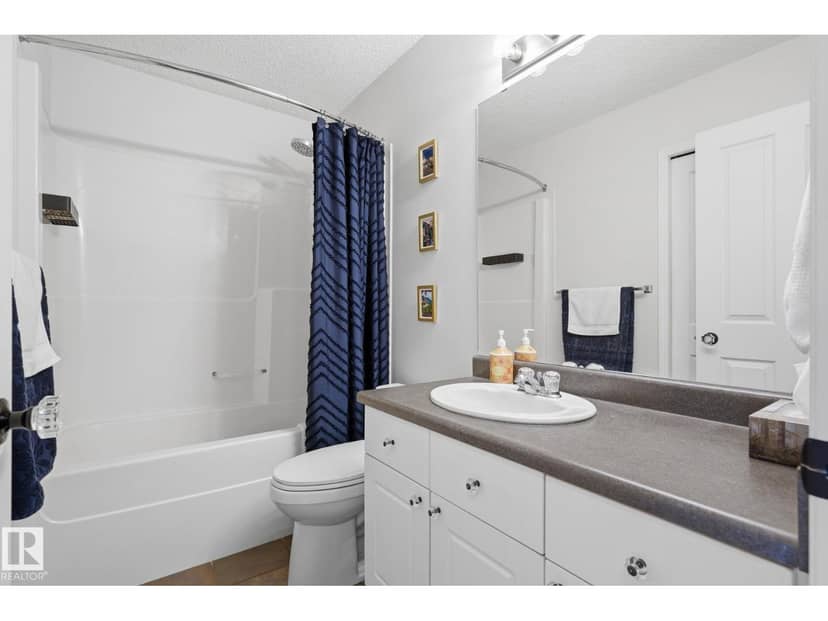 8911 173 AV NW — photo 16 of 37