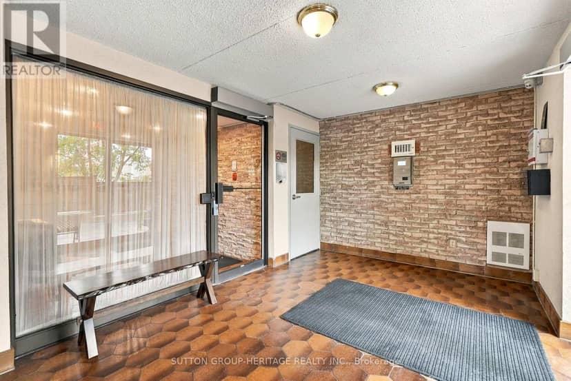 406 - 15390 Yonge Street, Aurora, photo 7