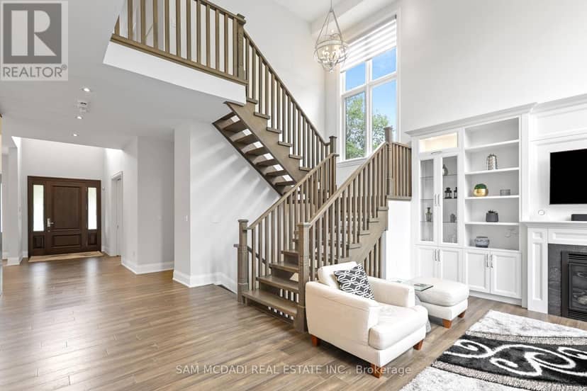 390 Sandhurst Drive — photo 19 of 40