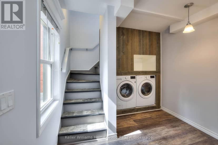 1346 King Street E — photo 21 of 40