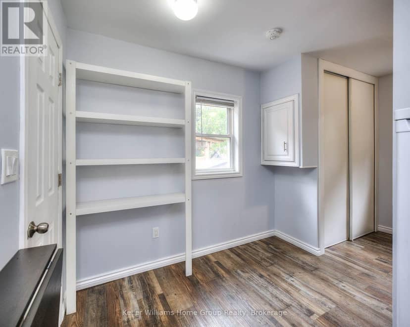 1346 King Street E — photo 32 of 40