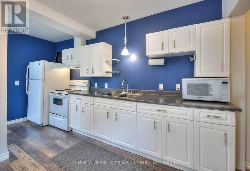 1346 King Street E — photo 19 of 40