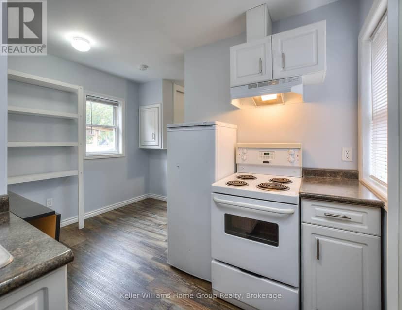 1346 King Street E — photo 31 of 40