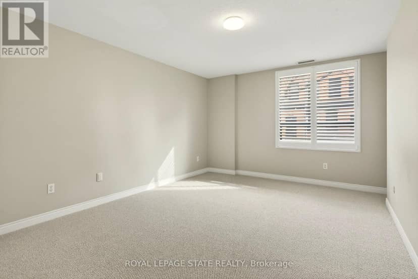 101 - 8 Main Street — photo 26 of 40