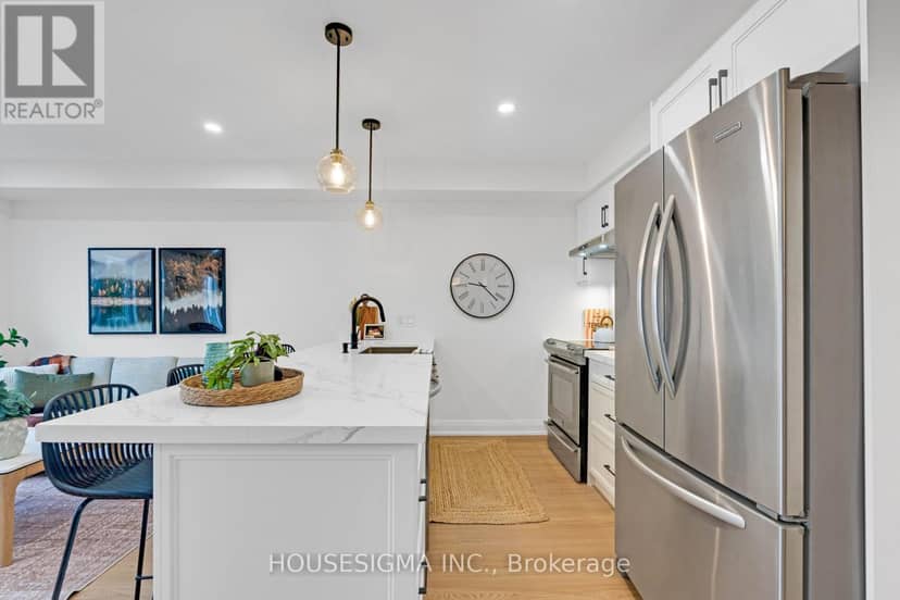 825 Cook Crescent — photo 12 of 40
