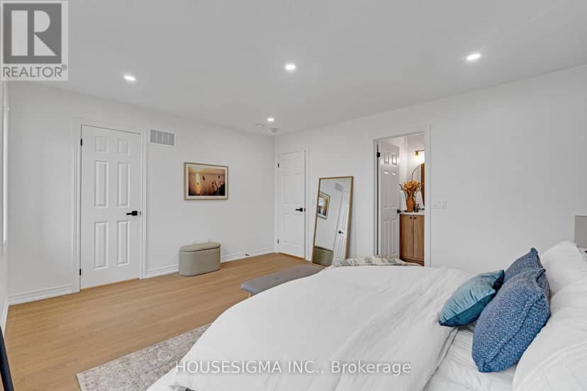 825 Cook Crescent — photo 23 of 40