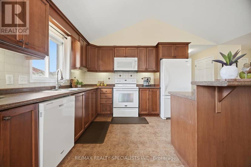 650 Reid Crescent — photo 12 of 40