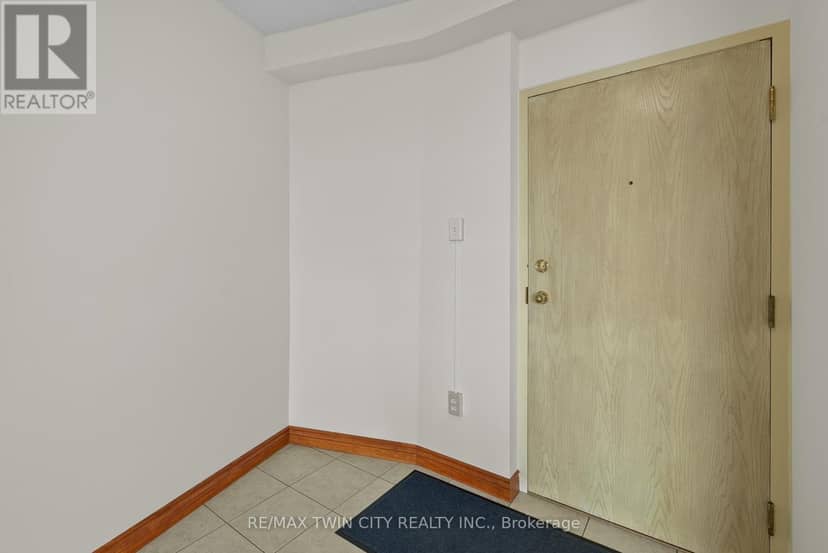 905 - 9 Bonheur Court, Brantford, photo 5