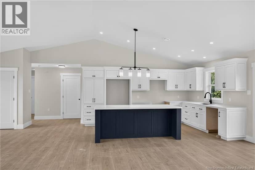 14 Hemlock Street — photo 13 of 40