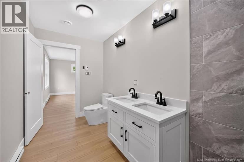 14 Hemlock Street — photo 25 of 40