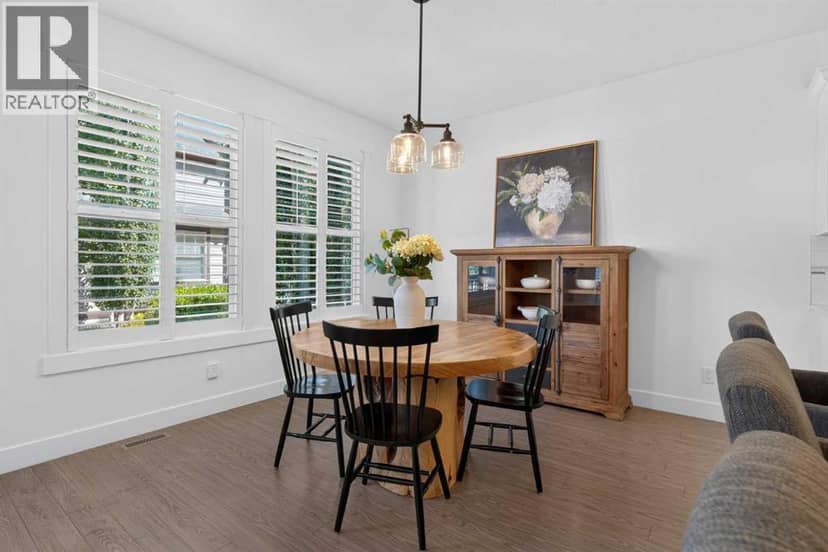 202, 110 Coopers Common SW — photo 10 of 35