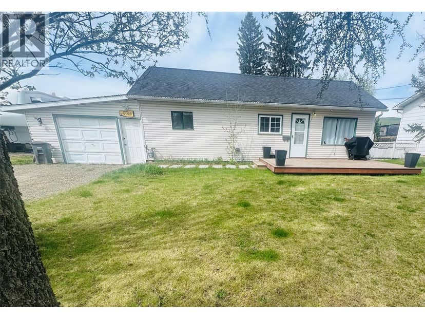 5109 43 Street NE, Chetwynd