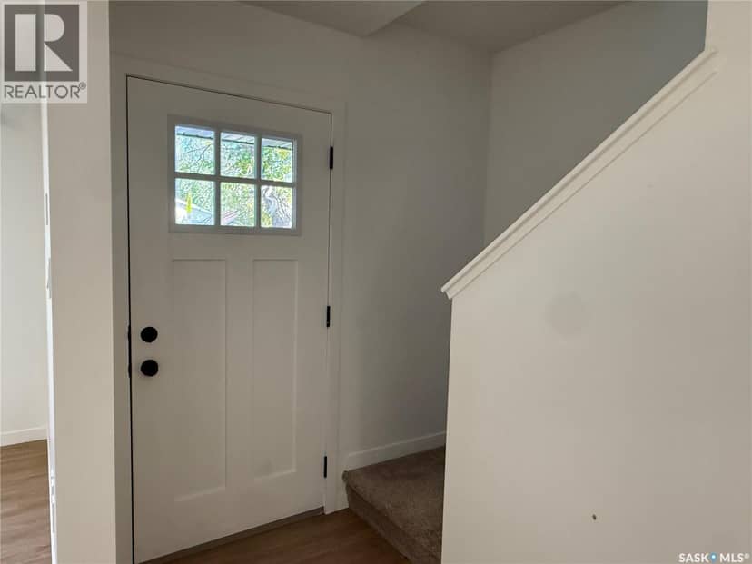 764 Athol STREET — photo 3 of 25