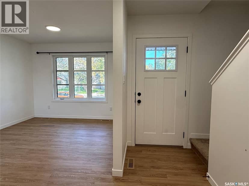 764 Athol STREET — photo 4 of 25