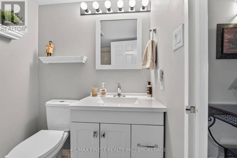 502 - 257 Bath Road — photo 27 of 40