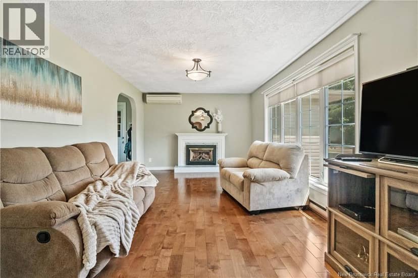 27 Hutchinson Lane — photo 9 of 24