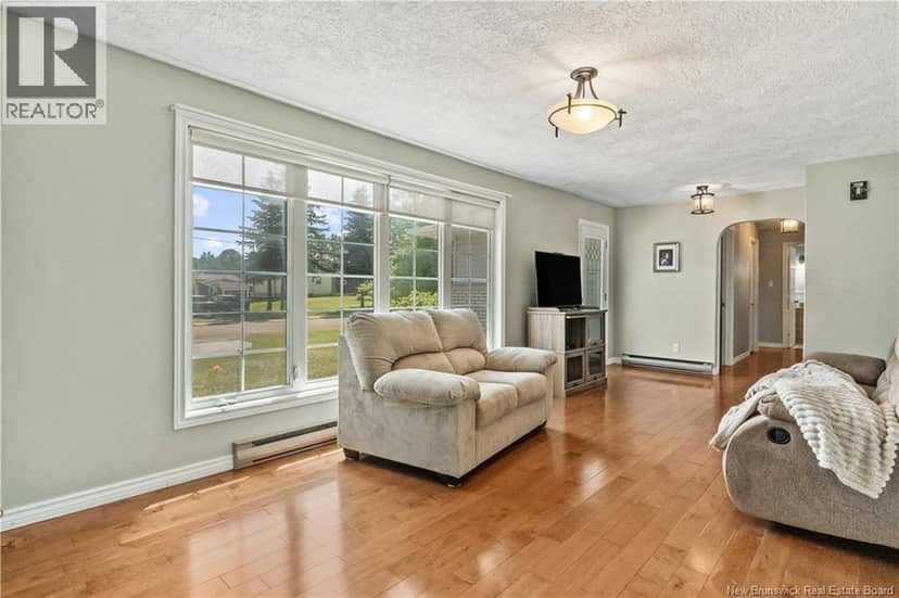 27 Hutchinson Lane — photo 10 of 24