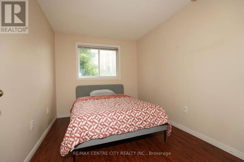 8 - 50 Chapman Court — photo 16 of 19