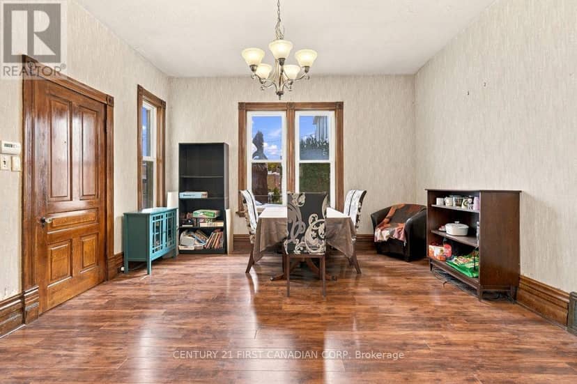 367 Hamilton Road — photo 11 of 40