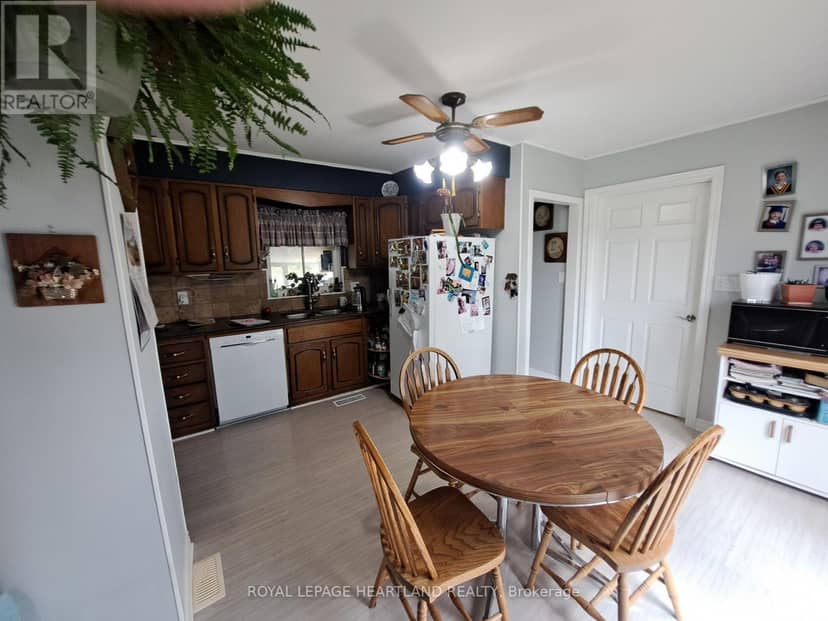 39132 Mount Carmel Drive — photo 15 of 39