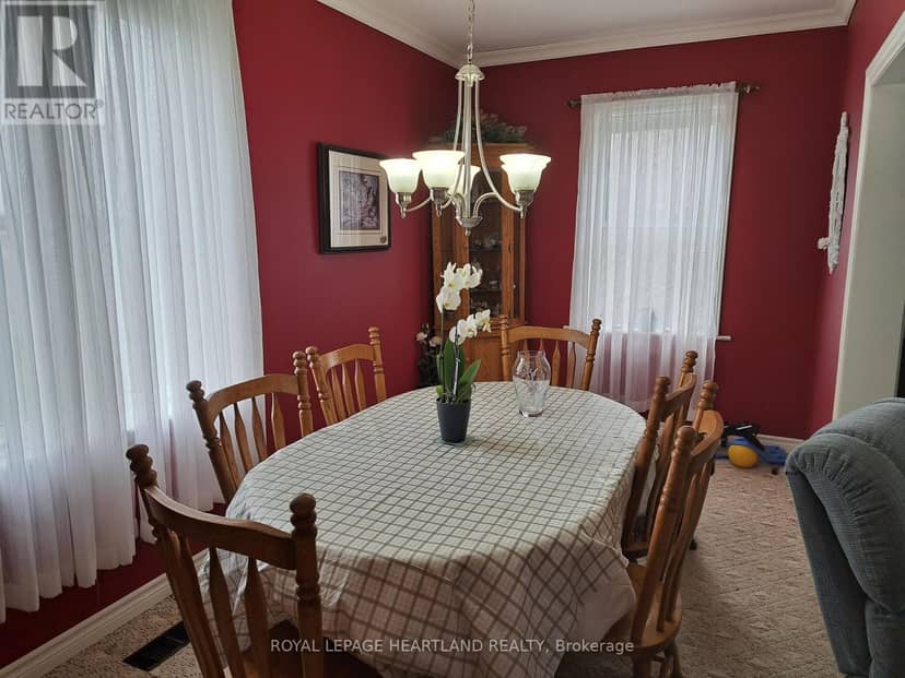39132 Mount Carmel Drive — photo 11 of 39