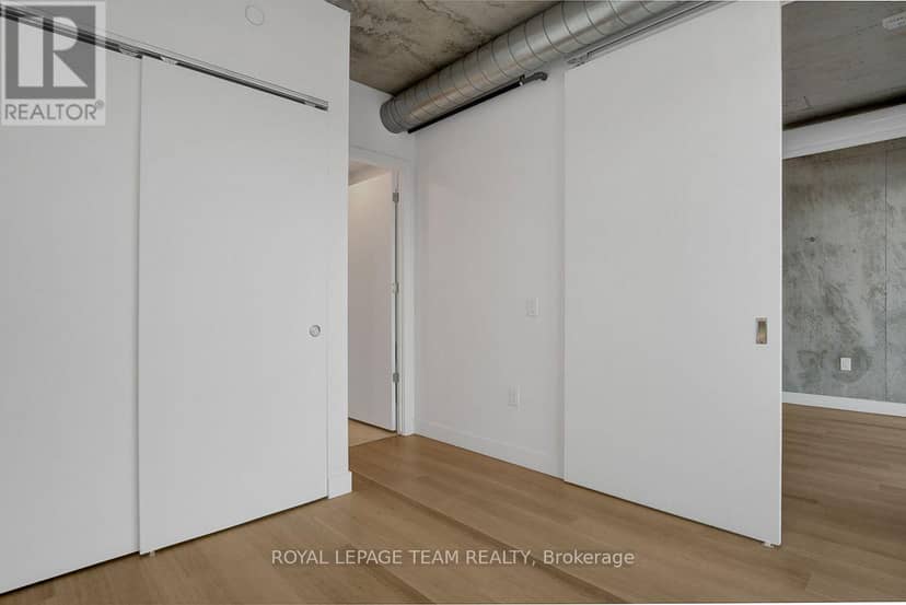 509 - 10 James Street — photo 15 of 39