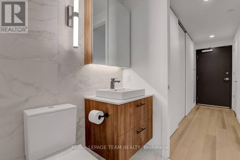 509 - 10 James Street — photo 17 of 39