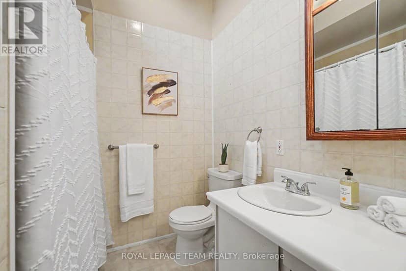 1201 Meadowlands Drive E — photo 16 of 23