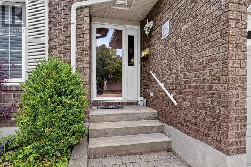 1099 Bridlewood Drive, Brockville, photo 2