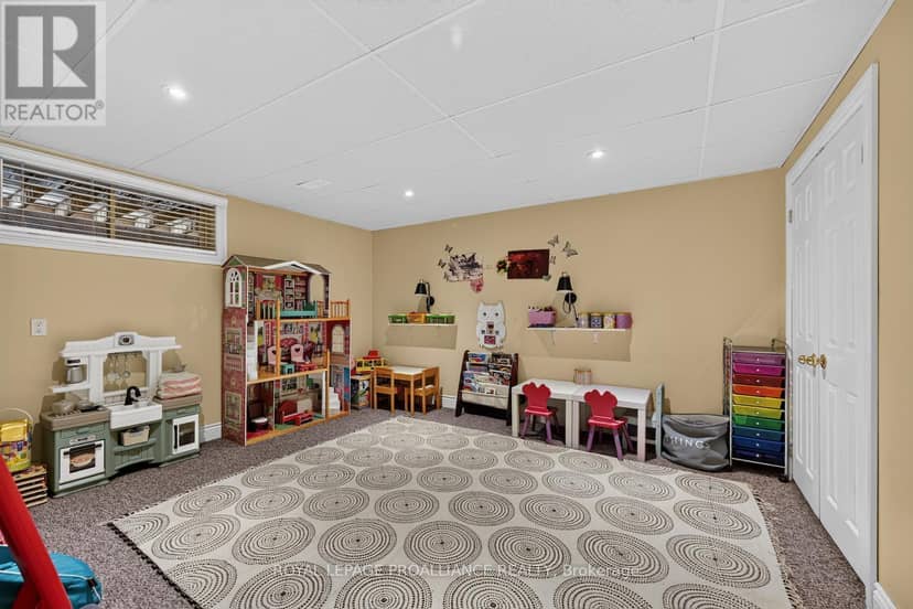 1099 Bridlewood Drive — photo 31 of 40