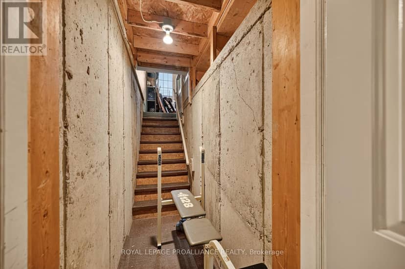 1099 Bridlewood Drive — photo 37 of 40