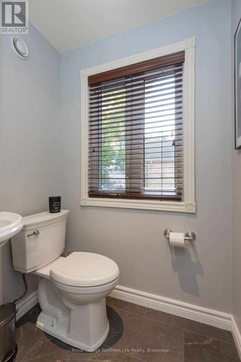 14 Melissa Crescent — photo 15 of 40