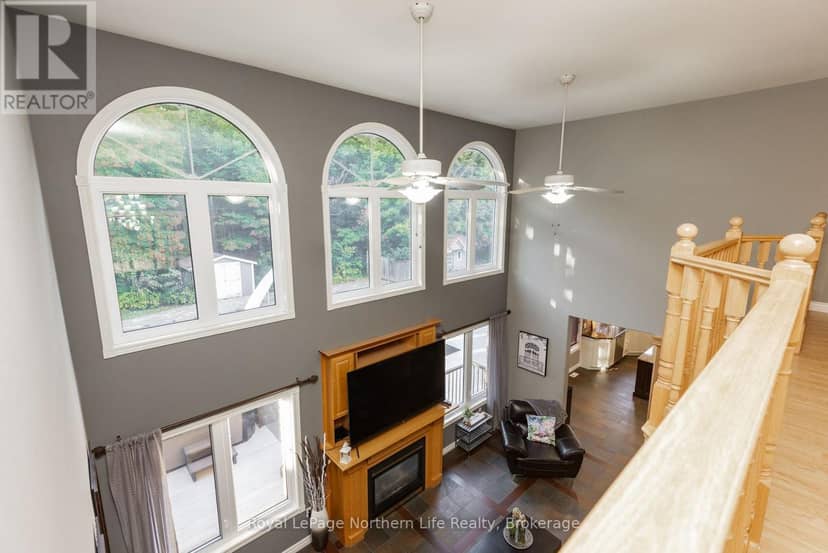 14 Melissa Crescent — photo 17 of 40