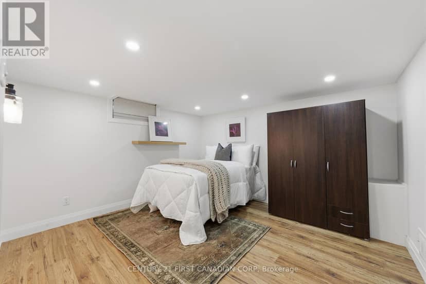 54 Manitoulin Drive — photo 20 of 32