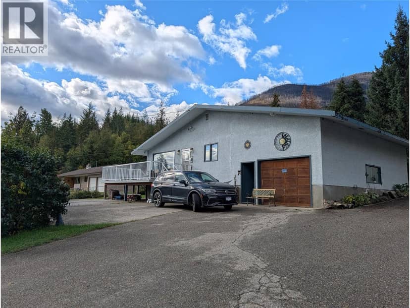 8893 Holding Road, Adams Lake