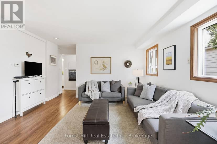 81 St Lawrence Street — photo 8 of 40